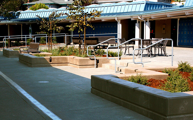 Del Mar Middle School Courtyard – Reed Union School District